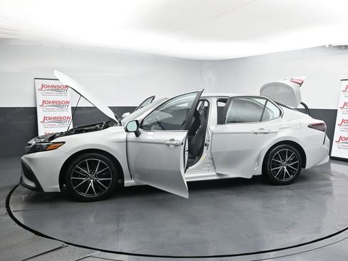 Used 2023 Toyota Camry SE image 44