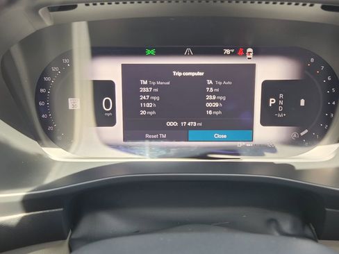 Used 2024 Volvo XC40 B5 Plus w/ Protection Package Premier AWD/4WD image 7