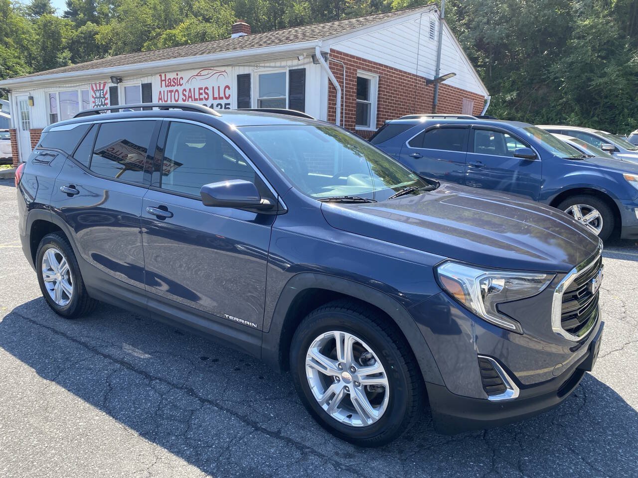Used 2018 GMC Terrain SLE w/ Driver Convenience Package FWD image 3