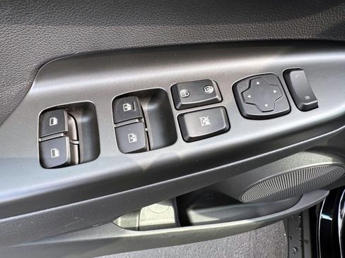 Used 2023 Hyundai Kona SEL AWD/4WD image 9