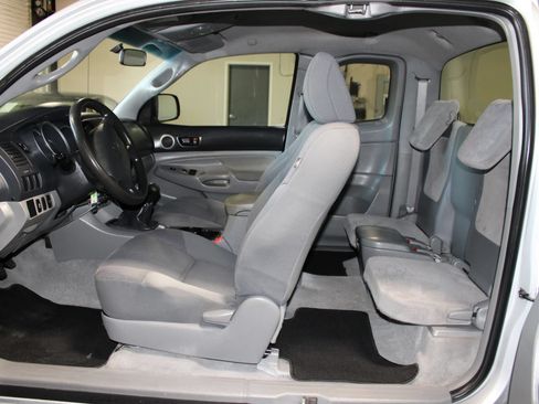 Used 2010 Toyota Tacoma PreRunner RWD image 10
