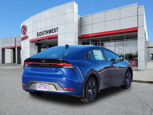 New 2026 Toyota Prius LE image 30