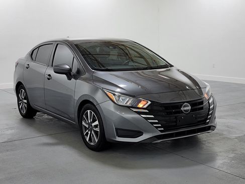 Used 2023 Nissan Versa SV FWD image 2