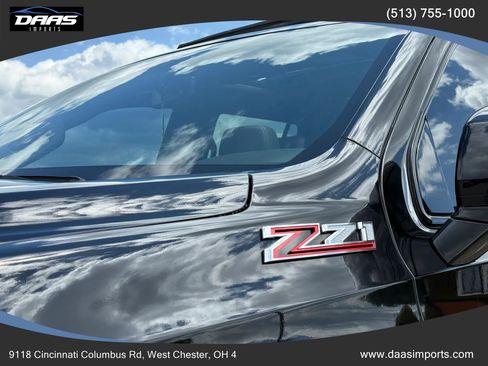 Used 2021 Chevrolet Tahoe Z71 w/ Luxury Package AWD/4WD image 2
