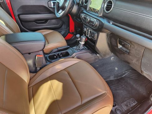 Used 2023 Jeep Gladiator Overland w/ Popular Equipment Package image 18