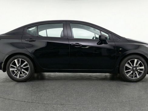 Used 2025 Nissan Versa SV FWD image 8