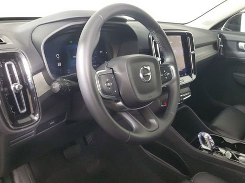 Certified 2025 Volvo XC40 B5 Plus image 25