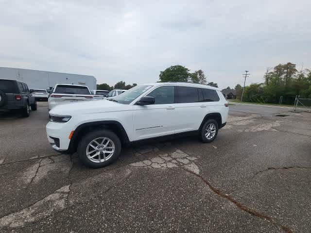 Used 2023 Jeep Grand Cherokee L Laredo w/ Luxury Tech Group I AWD/4WD image 26