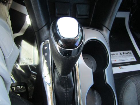 Used 2017 Chevrolet Cruze LT image 25