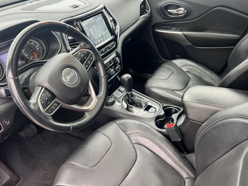 Used 2019 Jeep Cherokee Limited w/ Luxury Group image 7