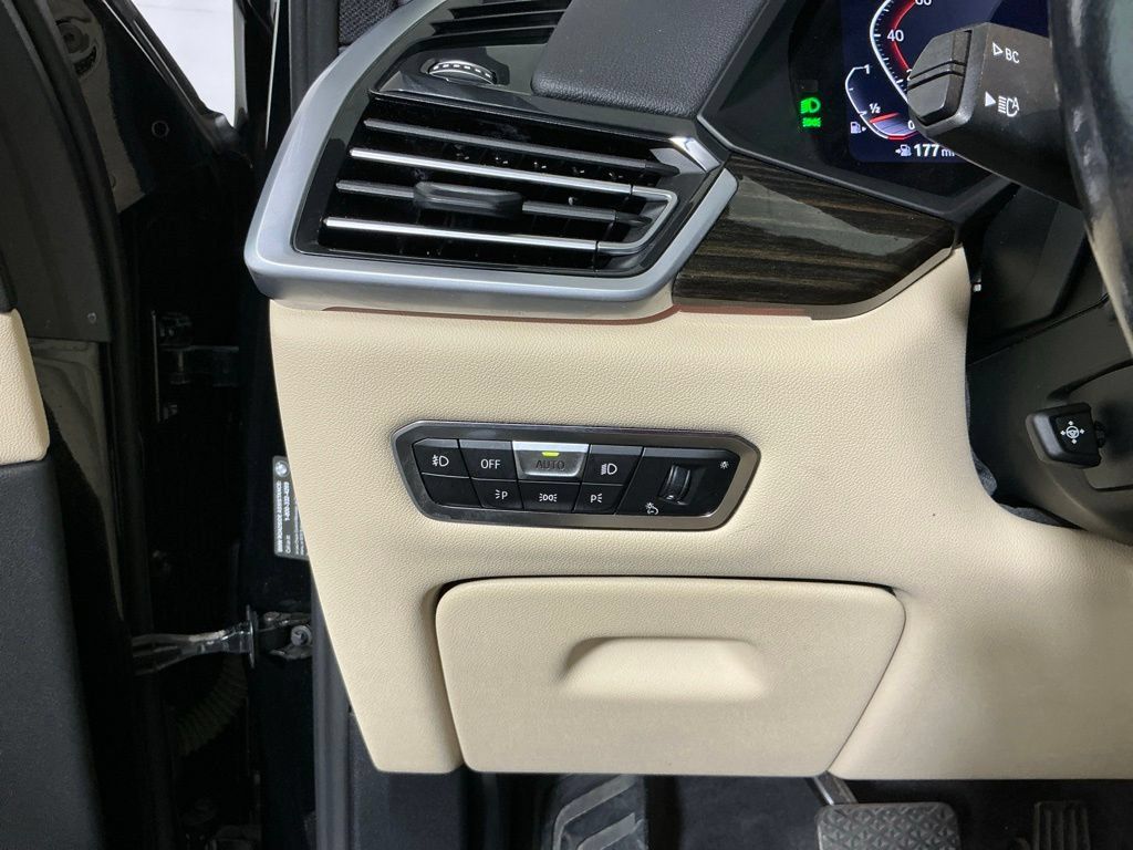 Used 2020 BMW X5 xDrive40i w/ Convenience Package AWD/4WD image 17