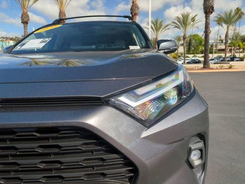 Used 2022 Toyota RAV4 XLE Premium image 10