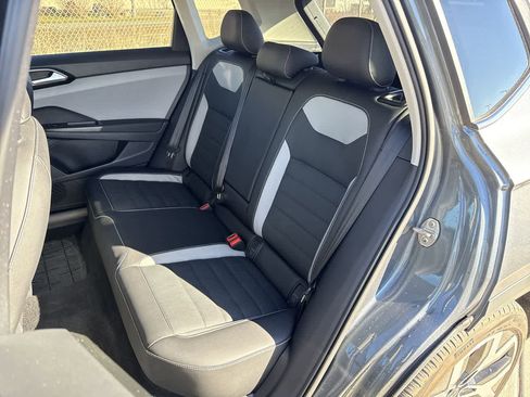 Used 2022 Volkswagen Taos SEL image 12