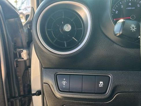 Used 2024 Kia Forte LXS FWD image 8