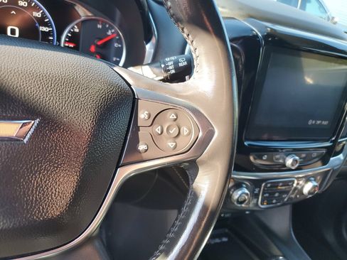 Used 2022 Chevrolet Traverse Premier FWD image 27