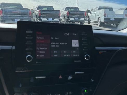 Used 2022 Toyota Camry SE image 42