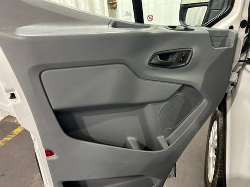 Used 2019 Ford Transit 250 130 Low Roof w/ Exterior Upgrade Package RWD image 15