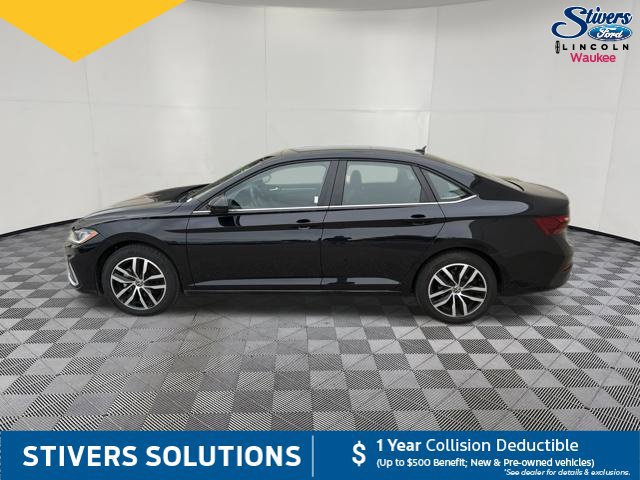 Used 2025 Volkswagen Jetta SE FWD image 9
