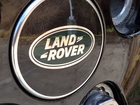 Used 2025 Land Rover Defender 110 S AWD/4WD image 30