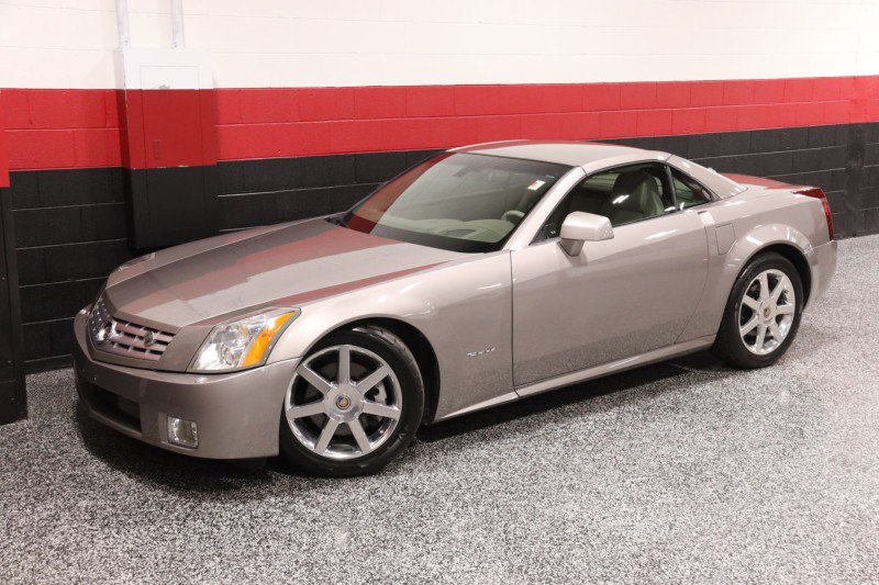 Used 2005 Cadillac XLR RWD image 19