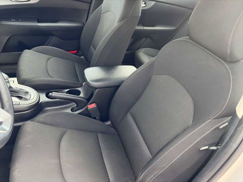 Used 2021 Kia Forte LXS image 13