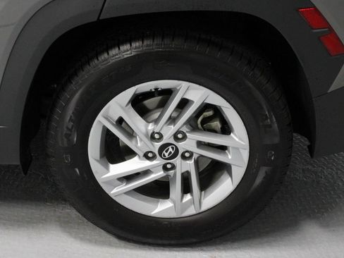 Used 2025 Hyundai Tucson SE FWD image 18
