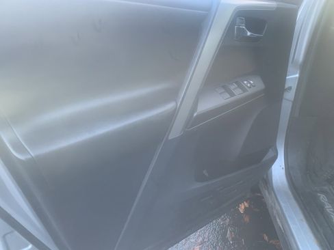 Used 2018 Toyota RAV4 XLE image 12