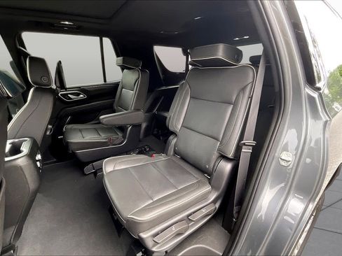 Used 2022 GMC Yukon SLT w/ SLT Luxury Package AWD/4WD image 21