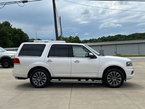 Used 2017 Lincoln Navigator Select AWD/4WD image 20