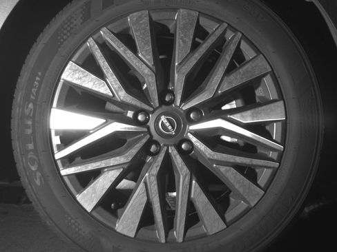 Used 2025 Nissan Altima 2.5 SV FWD image 13