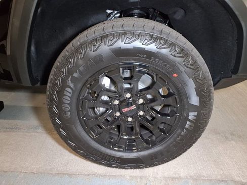 New 2026 GMC Canyon Elevation w/ Convenience Package RWD image 5