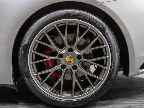 Used 2018 Porsche 911 Carrera S w/ Sport Package image 31