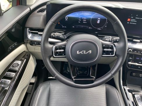 Used 2024 Kia Carnival SX Prestige FWD image 5