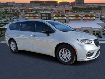 New 2026 Chrysler Pacifica Select