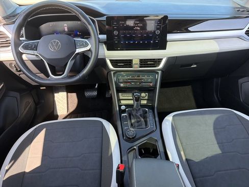 Certified 2025 Volkswagen Taos SE AWD/4WD image 20