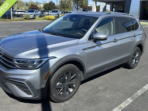 Used 2024 Volkswagen Tiguan SE AWD/4WD image 1