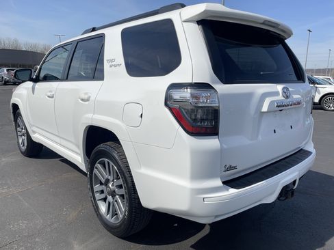 Used 2022 Toyota 4Runner TRD Sport w/ Technology Package image 3