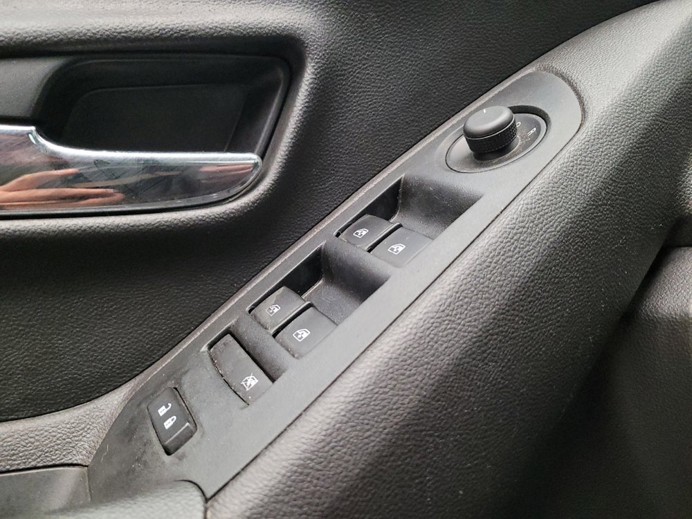 Used 2020 Chevrolet Trax LT FWD image 27