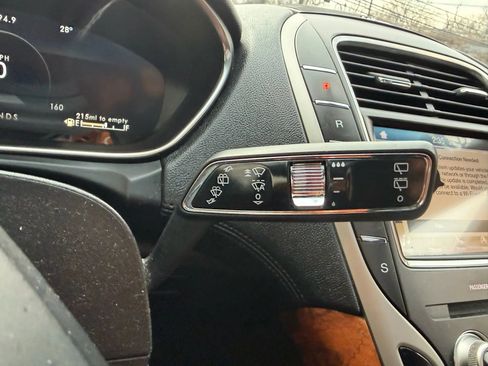 Used 2019 Lincoln Nautilus Reserve image 17