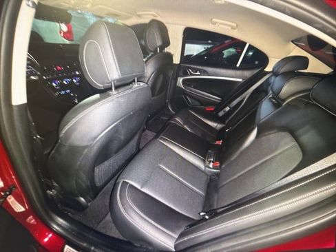 Used 2023 Genesis G70 2.0T image 11