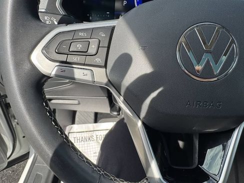 Used 2023 Volkswagen Tiguan SE w/ Panoramic Sunroof Package AWD/4WD image 24