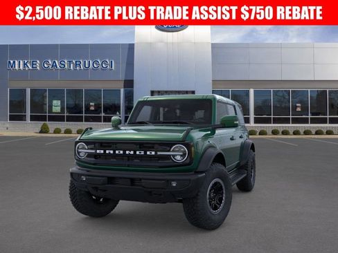 New 2025 Ford Bronco Outer Banks w/ Sasquatch Package image 2
