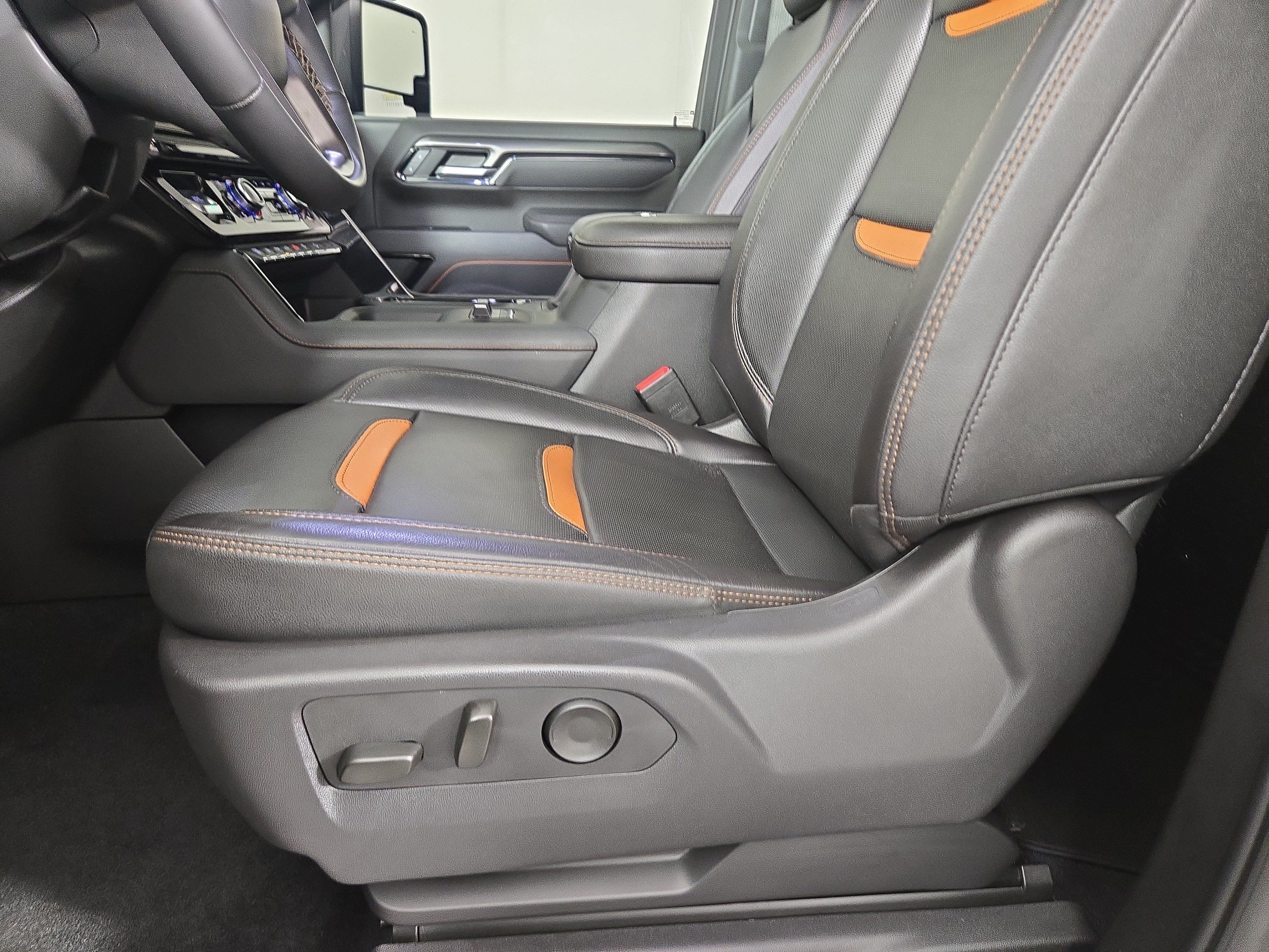 Certified 2025 GMC Sierra 2500 AT4 w/ AT4 Premium Plus Package AWD/4WD image 30