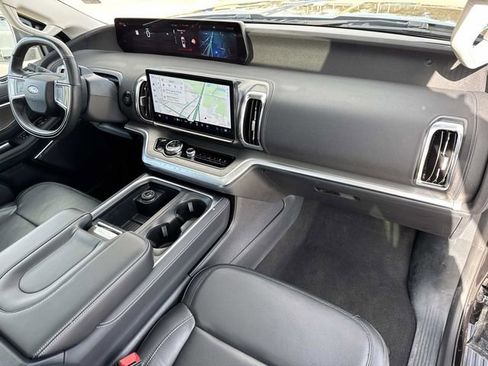 Used 2025 Ford Expedition Max Platinum AWD/4WD image 18