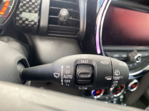 Used 2018 MINI Cooper S image 25