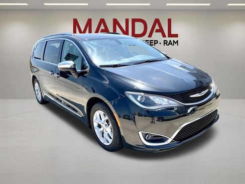 Used 2020 Chrysler Pacifica Limited FWD image 3