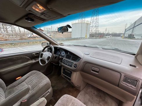 Used 2002 Toyota Sienna LE image 44