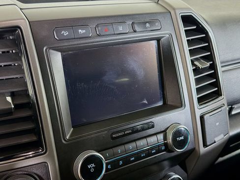 Used 2019 Ford Expedition Max XLT w/ Equipment Group 202A AWD/4WD image 15