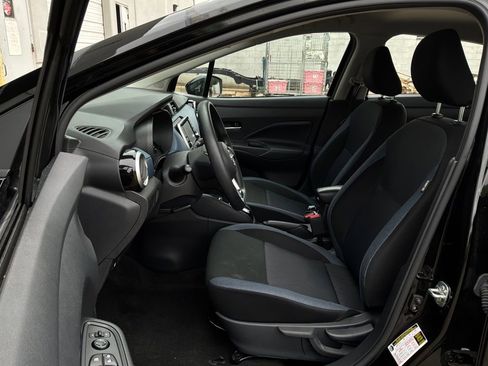 Used 2025 Nissan Versa SV FWD image 10