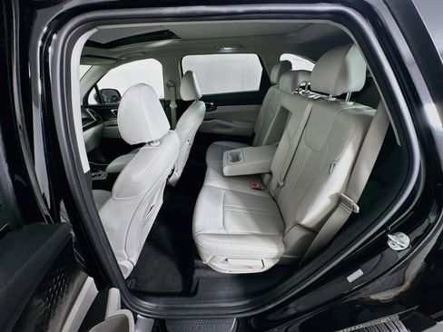 Used 2024 Kia Sorento S w/ Panoramic Sunroof Package FWD image 28